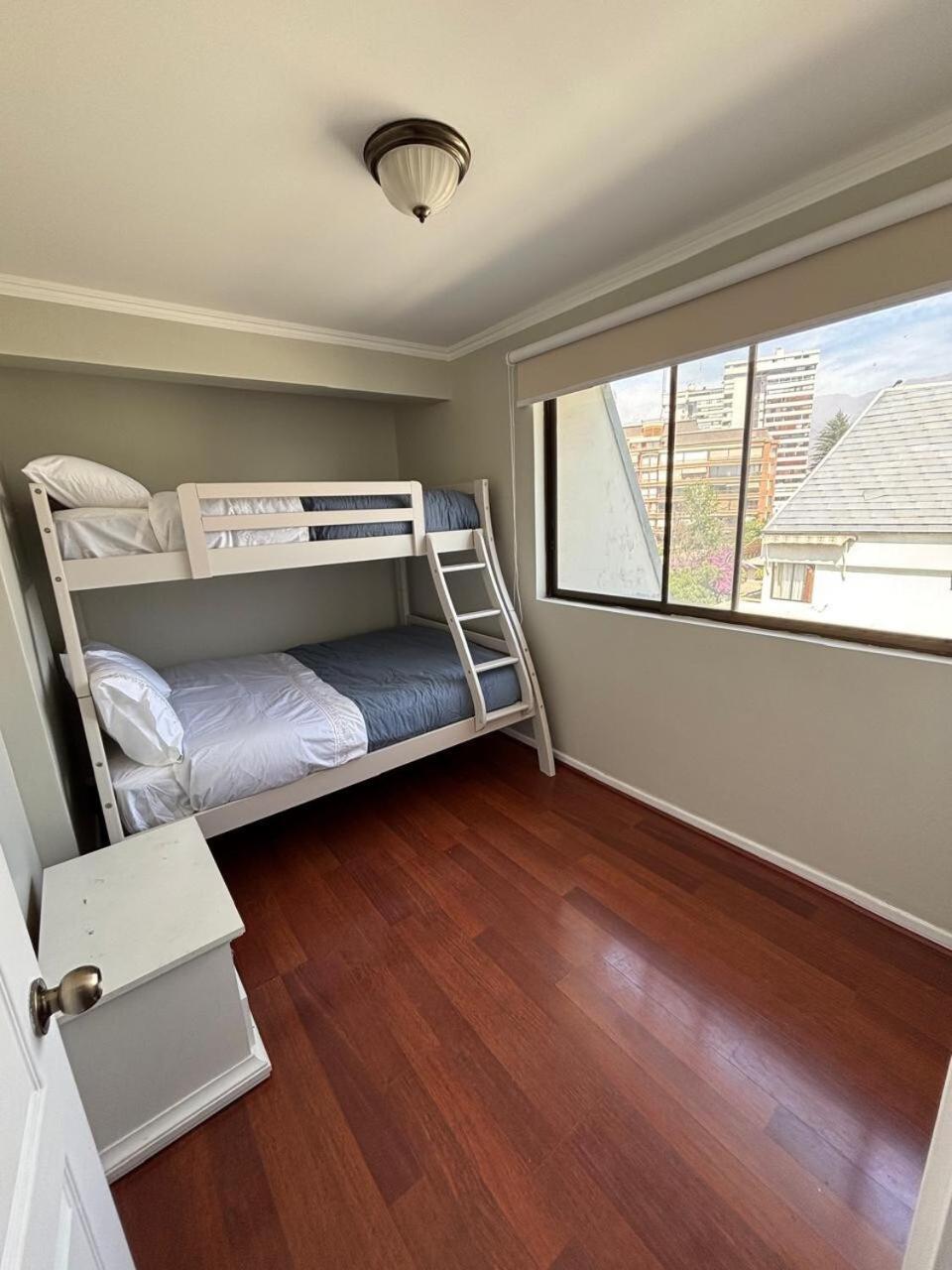 Duplex Amplio Y Equipado * Santiago